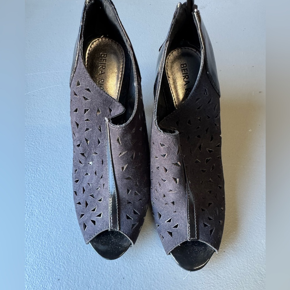 Beira Rio Black Peep-Toe for Women